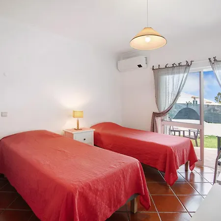 Oura Southvilla Algarve 度假居 阿尔布费拉